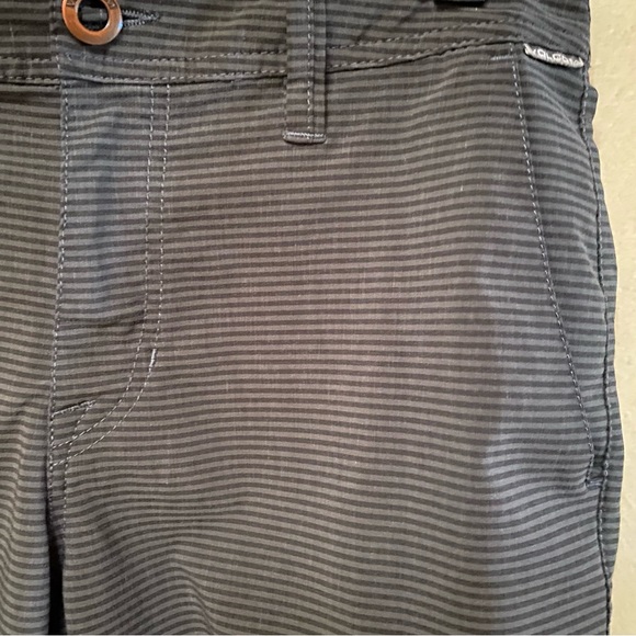 🌊3/$35 VOLCOM Hybrid Too Hectik Striped Charcoal 19” Submersible BoardShorts-29 - Picture 7 of 15